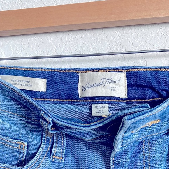 Universial Thread High Rise Skinny Jeans.  Size 00/24R.  NWT - Picture 2 of 10